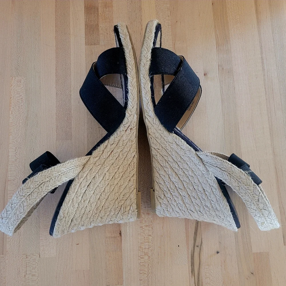 Apt. 9 Black and Tan Espadrille Wedge Cross Toe, Slingback Sandal. Size 10